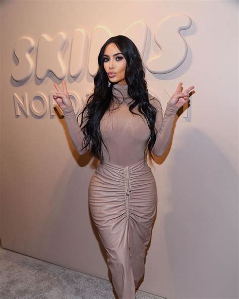 skims kim kardashian.